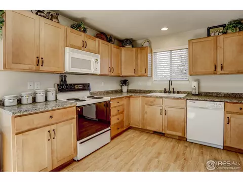 307 E Chestnut St, Windsor, CO 80550 photo 4
