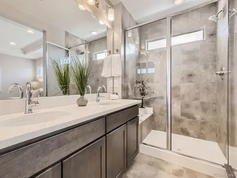 15862 E Warner Dr, Denver, CO 80239 photo 20