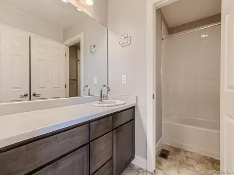 15862 E Warner Dr, Denver, CO 80239 photo 16