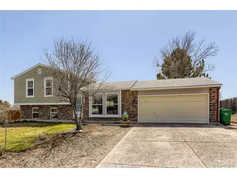18062 E Kepner Dr, Aurora, CO 80017 photo 1