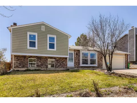 18062 E Kepner Dr, Aurora, CO 80017 photo 2