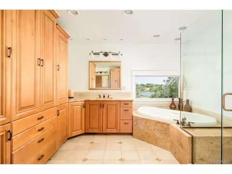Bath - 485 Quail Cir, Boulder, CO 80304 photo 2 of 5