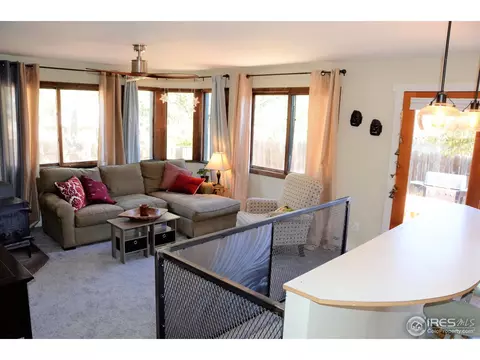 539 Prospect St, Lyons, CO 80540 photo 2