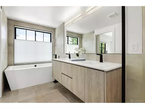Bath - 4165 Stuart St, Denver, CO 80212 photo 5 of 7