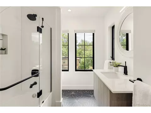 Bath - 4165 Stuart St, Denver, CO 80212 photo 2 of 7