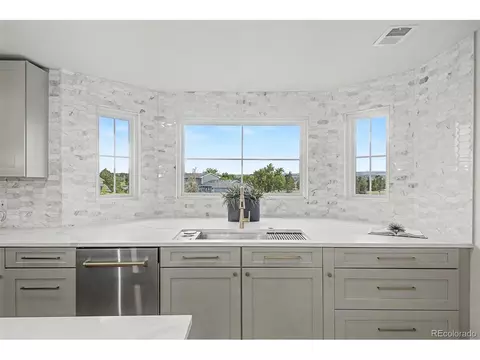 Kitchen - 16920 Easter Ave, Foxfield, CO 80016 photo 3 of 5