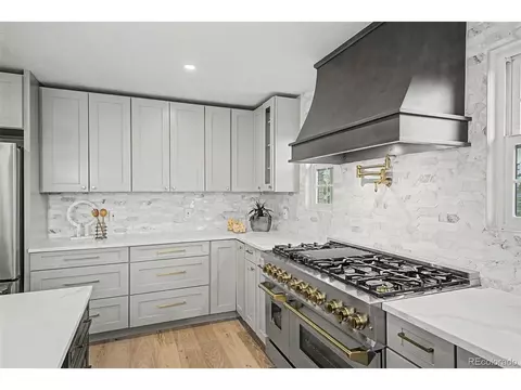 Kitchen - 16920 Easter Ave, Foxfield, CO 80016 photo 2 of 5