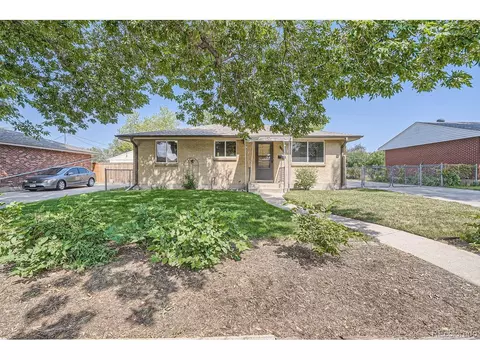 952 S Ironton St, Aurora, CO 80012