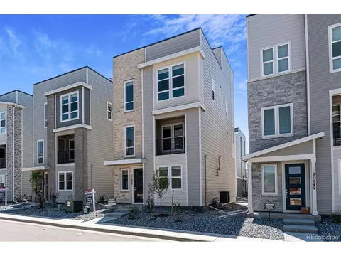 21052 E Quincy Dr, Aurora, CO 80015