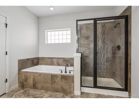 Bath - 3674 Watts St, Timnath, CO 80547 photo 2 of 4