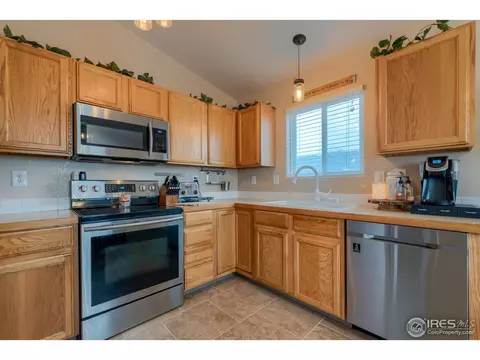 928 E 25th St Ln, Greeley, CO 80631 photo 12
