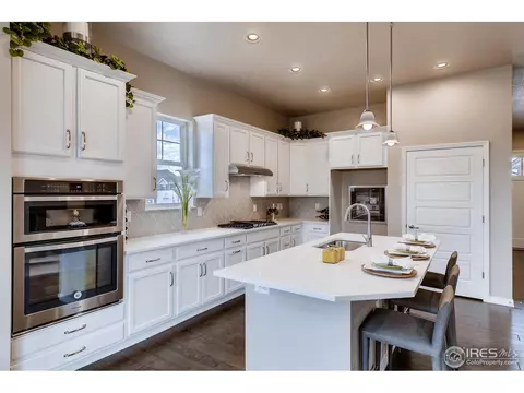 4447 Maxwell Ave, Longmont, CO 80503 photo 2