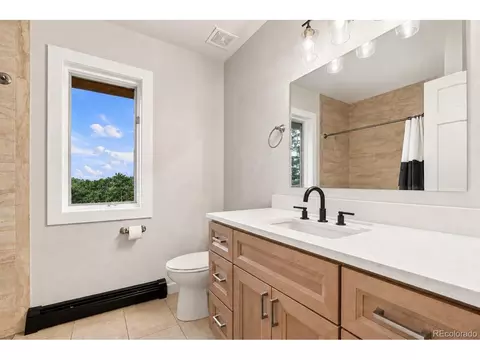 Bath - 9573 Fox Valley Dr, Morrison, CO 80465 photo 2 of 3