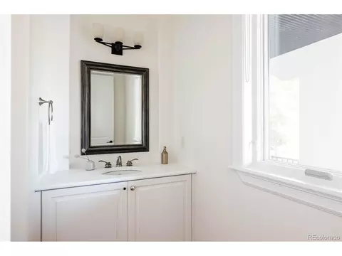 8234 E 25th Dr, Denver, CO 80238 photo 15