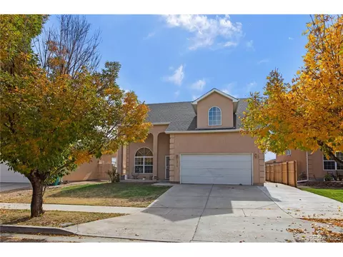 3910 Pronghorn Ln, Pueblo, CO 81005