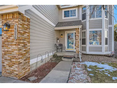 19050 E Chenango Cir, Aurora, CO 80015 photo 2