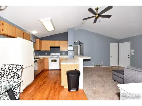 909 Mesa Ct, Windsor, CO 80550 photo 4