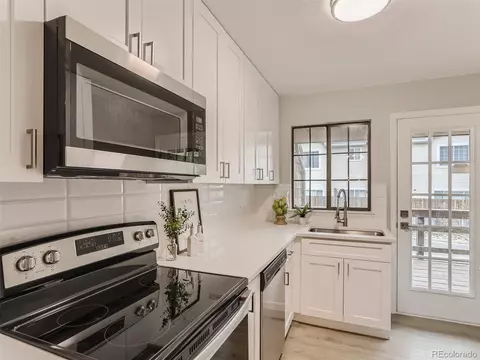12104 E 2nd Dr, Aurora, CO 80011 photo 9