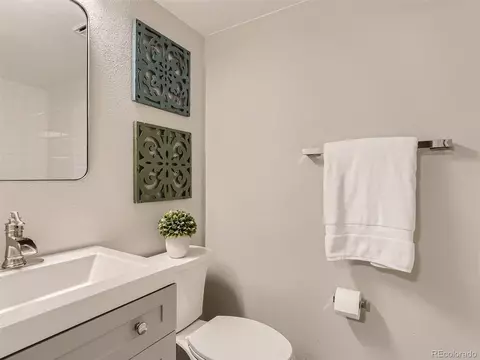 12104 E 2nd Dr, Aurora, CO 80011 photo 11