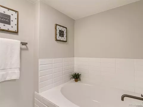 12104 E 2nd Dr, Aurora, CO 80011 photo 17
