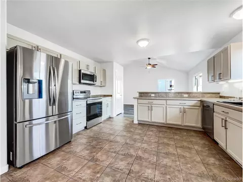 674 Florence Ave, Firestone, CO 80520 photo 2