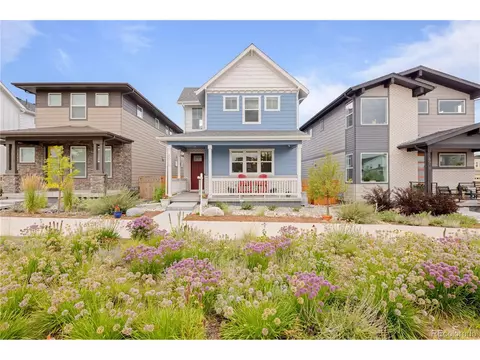 6016 N Netherland Ct, Aurora, CO 80019