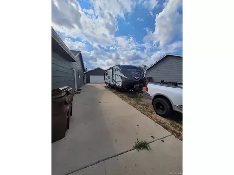 409 Suzann St, Wiggins, CO 80654 photo 4