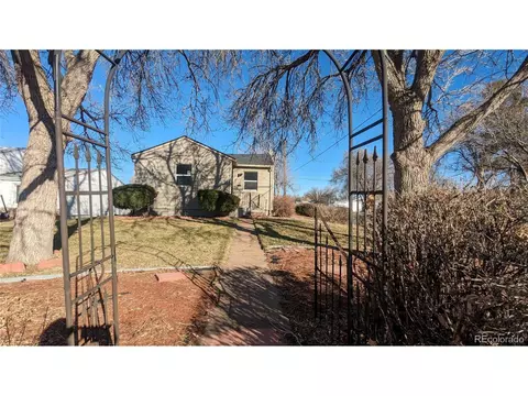 1300 Geneva St, Aurora, CO 80010
