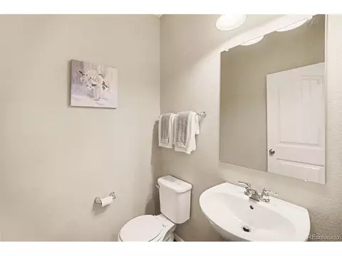 Bath - 10139 E 25th Dr, Aurora, CO 80010 photo 3 of 3