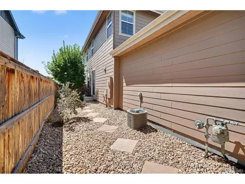 Exterior - 10139 E 25th Dr, Aurora, CO 80010 photo 2 of 4