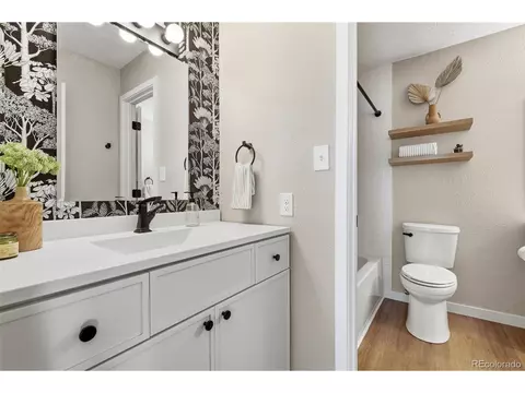 Bath - 3295 34th St #62, Boulder, CO 80301 photo 2 of 4