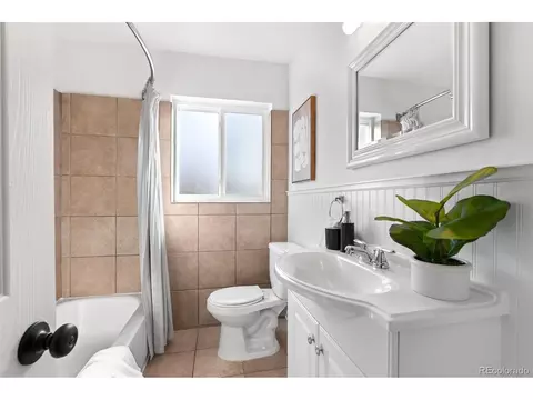 3076 Cherry St, Denver, CO 80207 photo 14