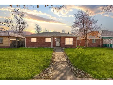 3076 Cherry St, Denver, CO 80207 photo 1
