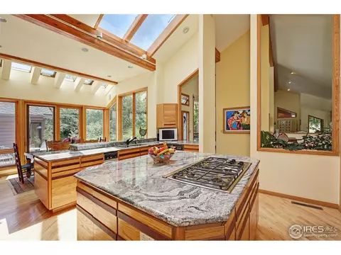 2538 Willow Creek Dr, Boulder, CO 80301 photo 11