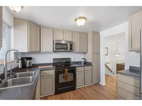 Kitchen - 357 Saturn Pl, Lone Tree, CO 80124 photo 4 of 5