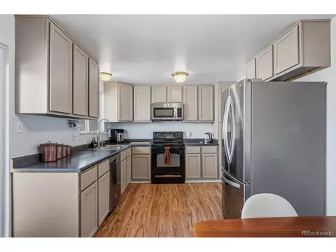 Kitchen - 357 Saturn Pl, Lone Tree, CO 80124 photo 5 of 5
