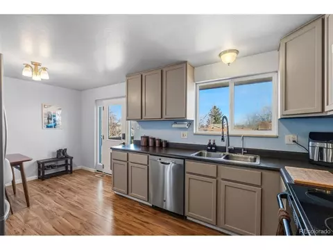 Kitchen - 357 Saturn Pl, Lone Tree, CO 80124 photo 2 of 5