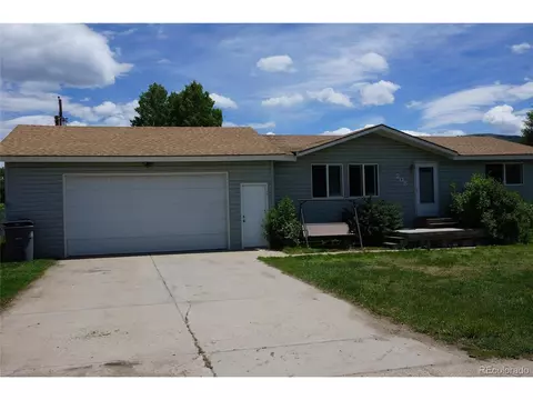 208 20th St, Kremmling, CO 80459