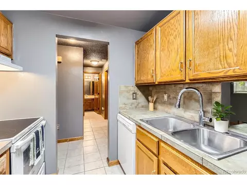 Kitchen - 4070 S Atchison Way #101, Aurora, CO 80014 photo 2 of 4