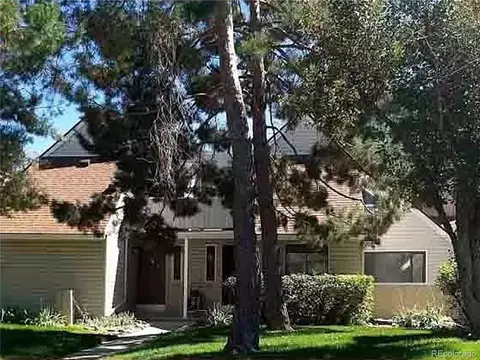 2411 S Xanadu Way #B, Aurora, CO 80014