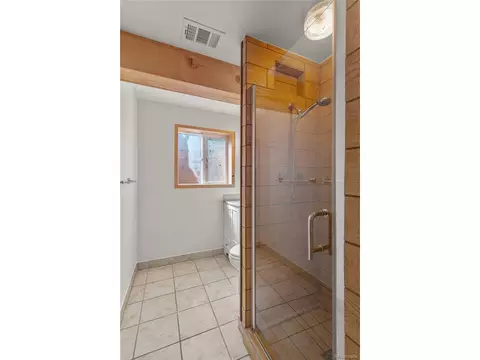 Bath - 4617 Gordon Dr, Boulder, CO 80305 photo 3 of 4