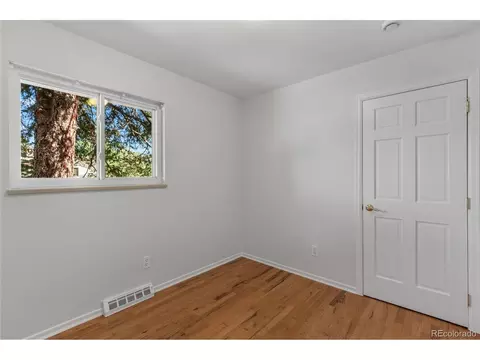 Bedroom - 4617 Gordon Dr, Boulder, CO 80305 photo 2 of 13