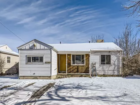 2348 Newark St, Aurora, CO 80010