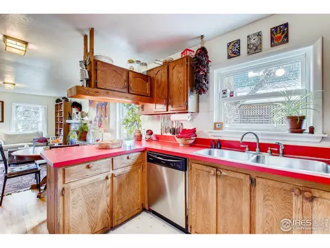 2433 Pine St, Boulder, CO 80302 photo 9