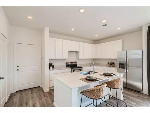 495 Bennett Ave, Bennett, CO 80102 photo 2