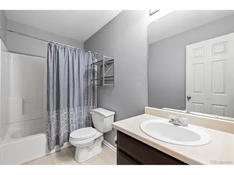 Bath - 3682 E 92nd Pl, Thornton, CO 80229 photo 3 of 4