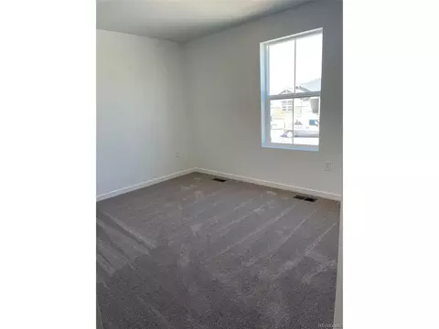 21966 E 39th Pl, Aurora, CO 80019 photo 2