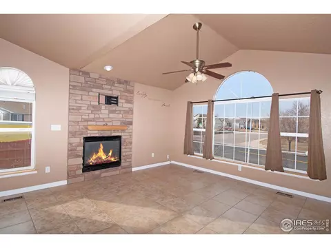 2716 Park View Dr, Evans, CO 80620 photo 2