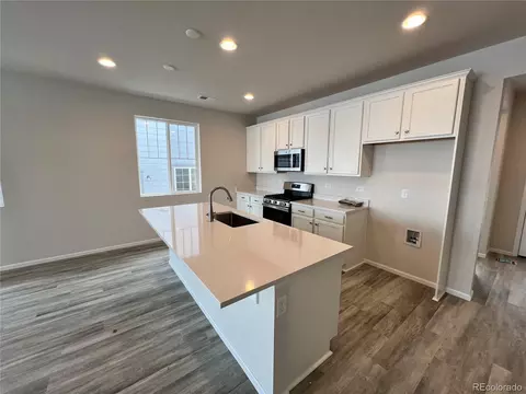 27656 E Byers Pl, Aurora, CO 80018 photo 5