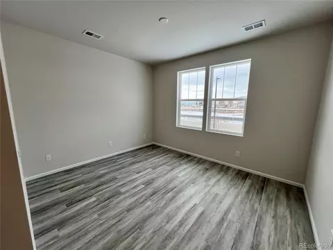 27656 E Byers Pl, Aurora, CO 80018 photo 3